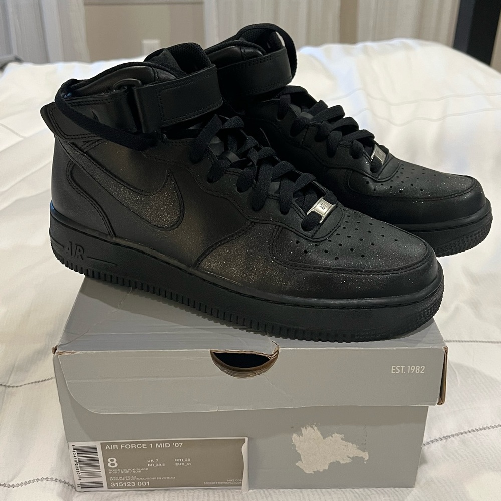 Nike Air Force 1 Mid ‘07, size 8 Men’s.